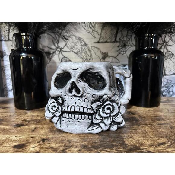 10 Strawberry Street Halloween Ceramic Mug Skull and Roses - Picture 1 of 7